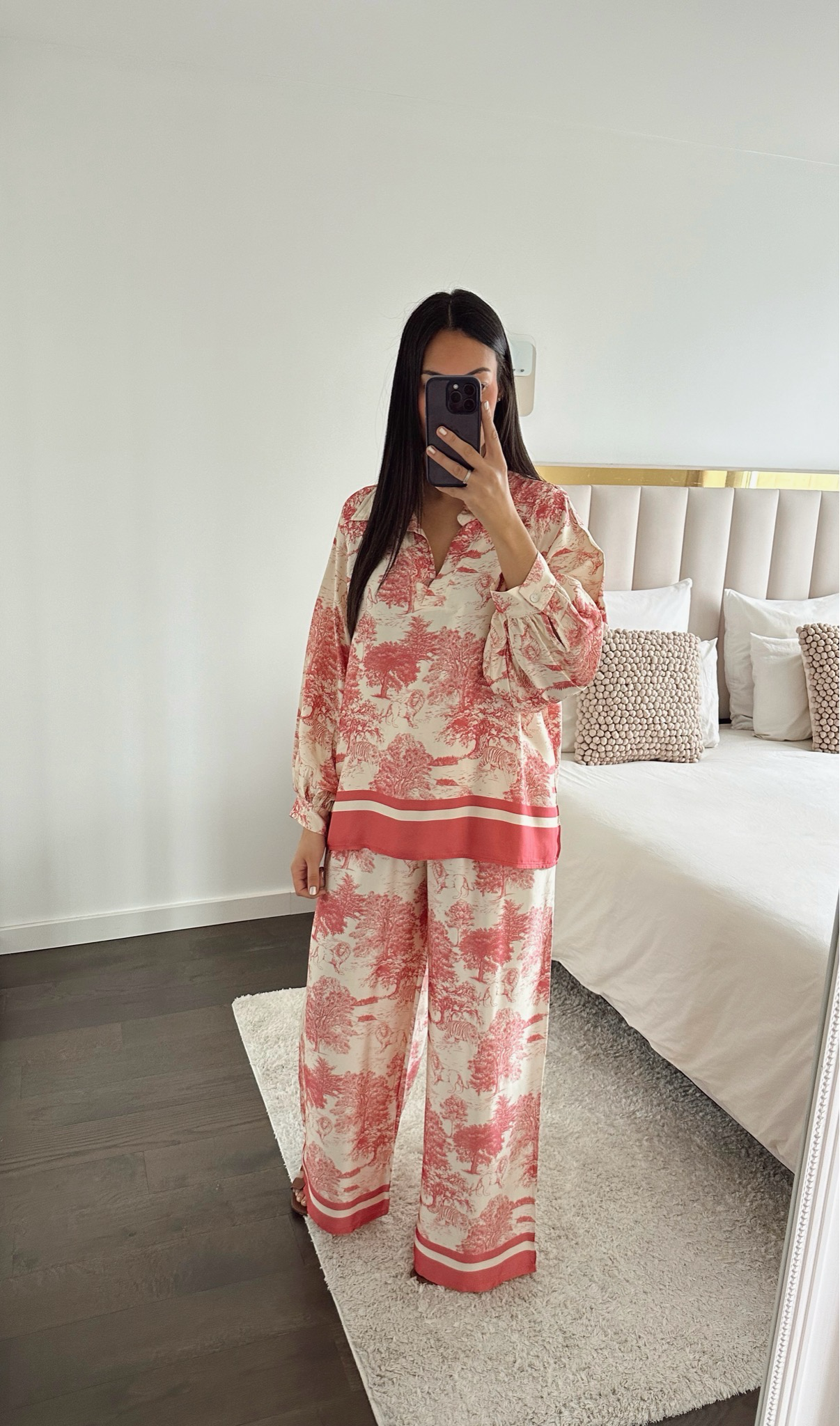 Ensemble rose INDRA