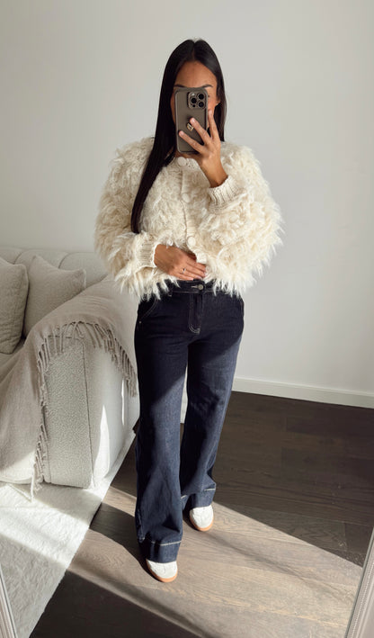 Jean AVA